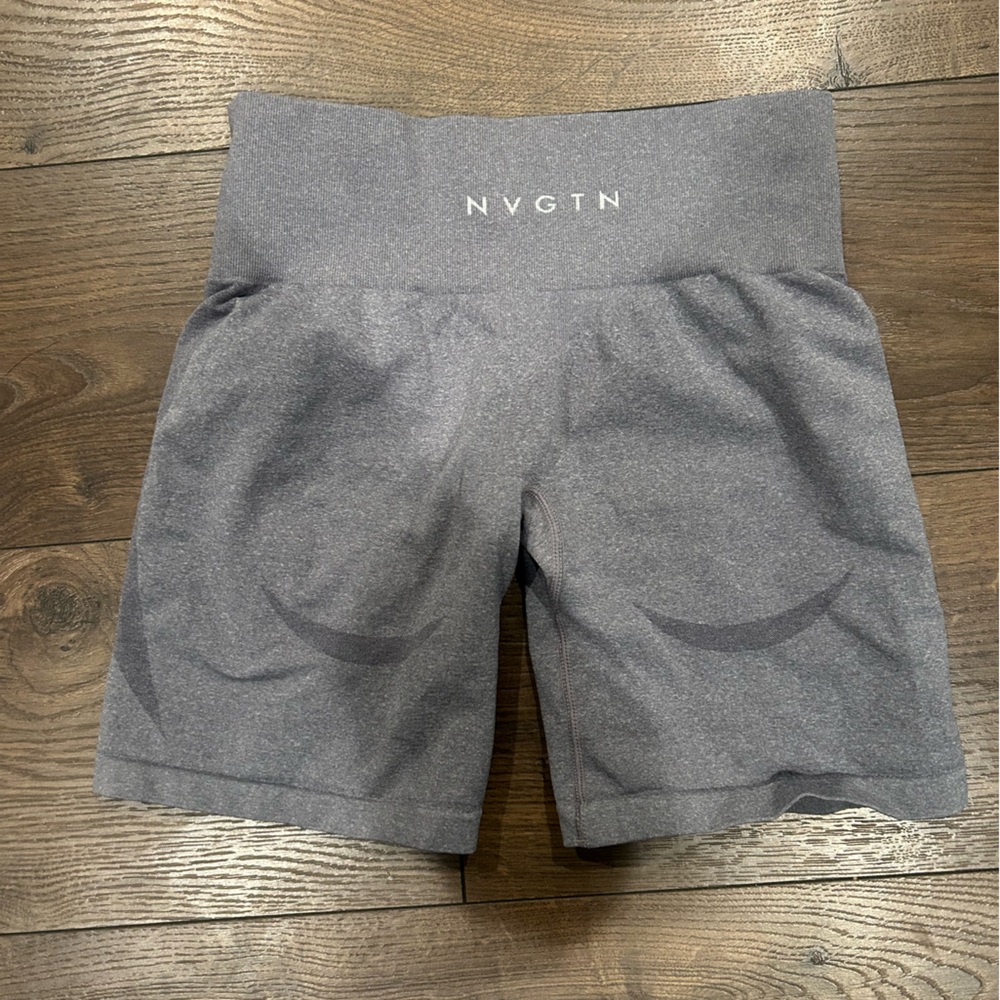 NVGTN contour shorts